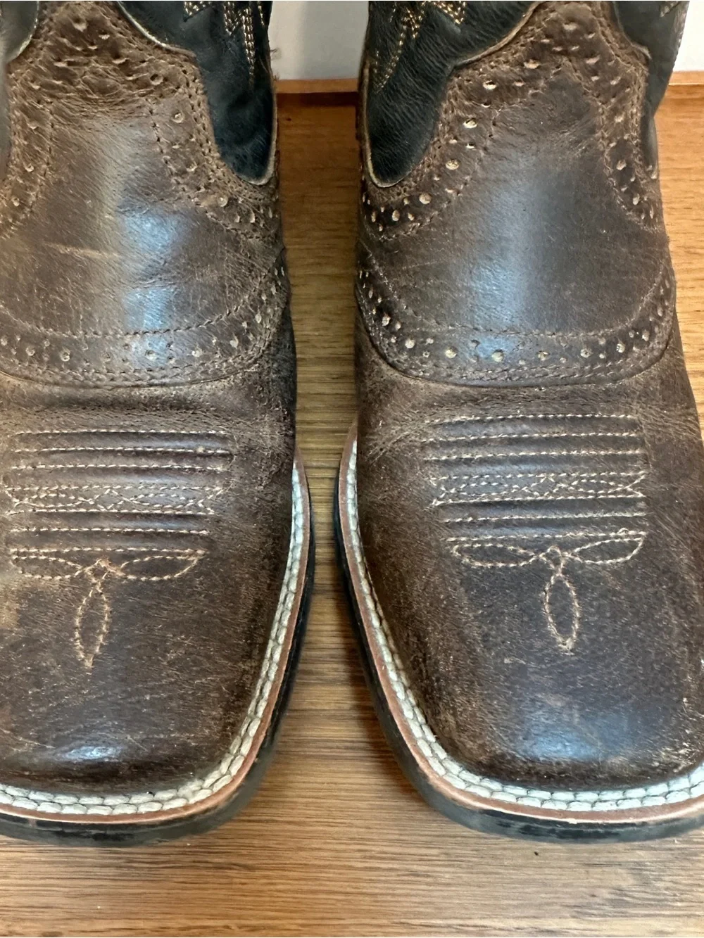 Ariat Distressed Brown Square-Toe Cowboy Boots Kids Size: 3 Genuine Leather